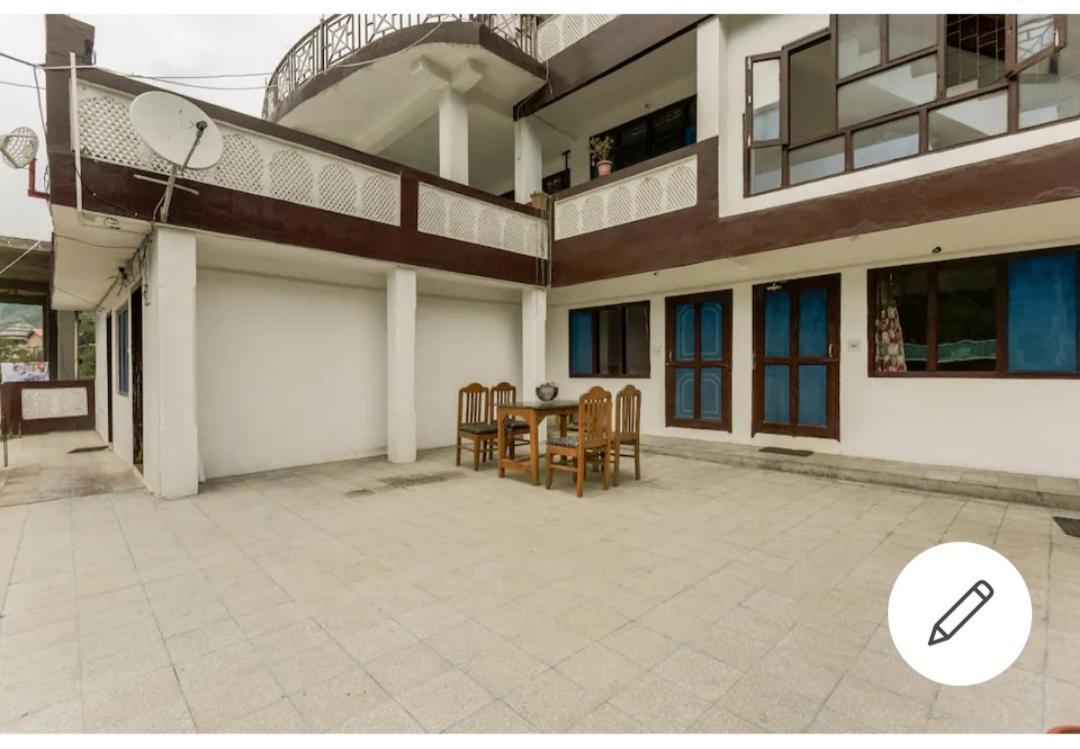 Tirthan Crest Homestay Banjar ภายนอก รูปภาพ