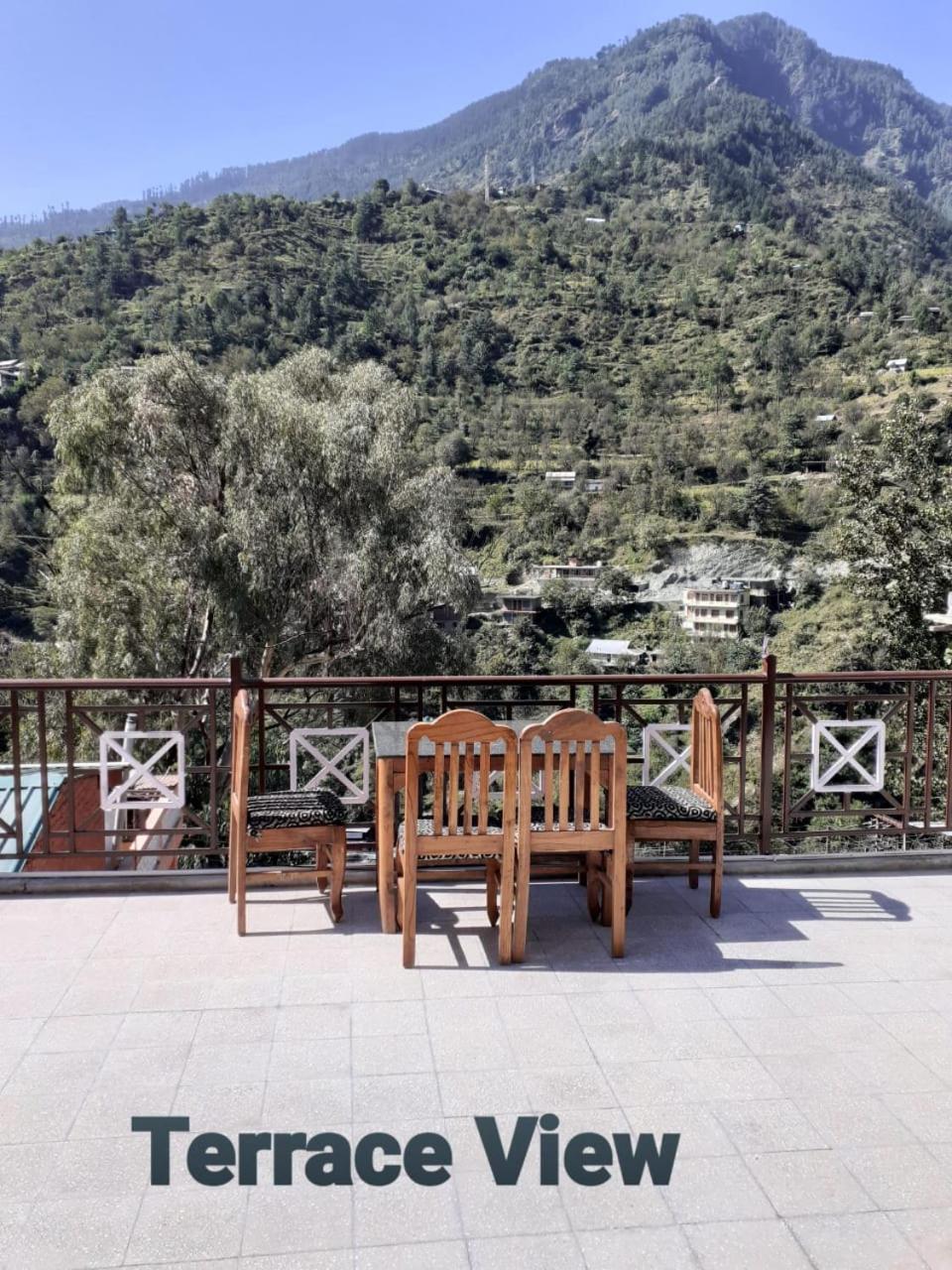 Tirthan Crest Homestay Banjar ภายนอก รูปภาพ